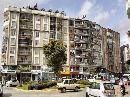 Aydın Cumhuriyet Mahallesi Kozdibi Meydanında Satılık Ara Kat 3+1 Daire