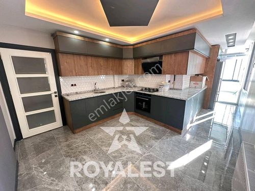  ROYALEST TEN SÜPER LÜX FULL YAPILI GENİŞ OTURUMLU DAİRE