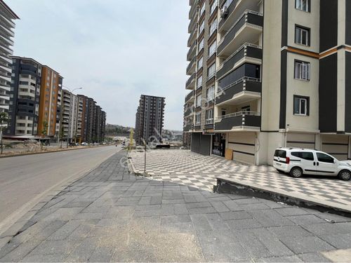 SATLIK DÜKKAN Abdulkadir YÜKSEL DEVLET HASTANESI ARKASINDA 110 M2 dükkan