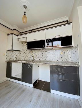 KİRALIK DAİRE HÜRİYET MAHALLESİ HİLALİYE CADDESİNDE