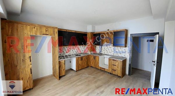 REMAX PENTA'DAN .ŞÜKRÜPAŞADA 3+1 KİRALIK DAİRE