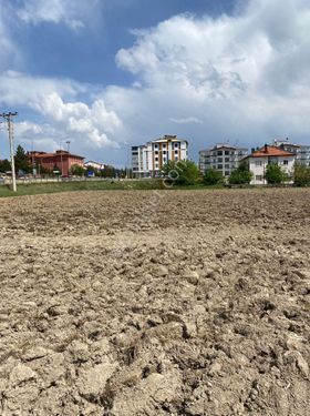 ŞEHRİN CAZİBE MERKEZİNDE SATILIK PARSELLER