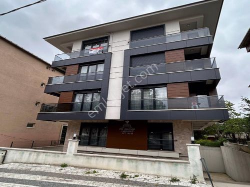 Remax Anı 'Dan Üsküdar Güzeltepe 'De 1+1 Satılık Daire