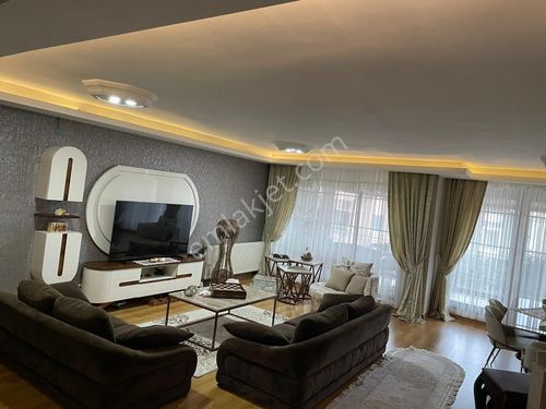 BAHÇESEHIR DAMLA PINAR SITEDINDE SATILIK 4+2 FULL YAPILI VILLA