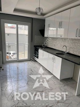  ROYALEST'TEN 2 YAŞINDA KAPALI MUTFAK DAİRE