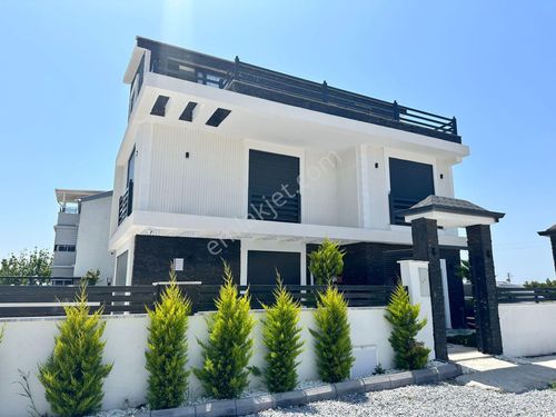  Didim Efeler de Müstakil Havuzlu Lüks Eşyalı Satılık Villa