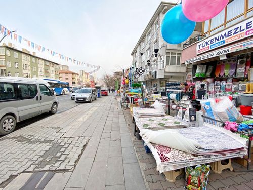  MAMAK CADDE ÜZERİNDE HER İŞE UYGUN 2 BÖLMELİ 180M2 SATILIK DÜKKAN