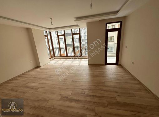 İSLAMPAŞA'DA EN ÇOK ARANAN SİTEDE 4.KAT 145M2 3+1 DAİRE SATILIK!