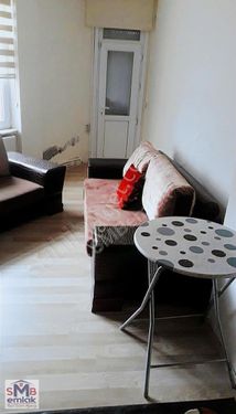 ARNAVUTKÖY'DE MOBİLYALI KOMBİLİ 1+1 TEMİZ DAİRE