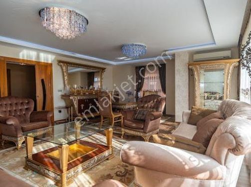  Büyükçekmece Fatih Mahallesi Deniz Manzaralı 5+3 Satılık Villa