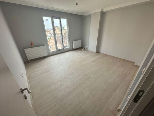 ÖZSOY GAYRİMENKUL'DEN ATATÜRK MAHALLESİNDE 2+1 SIFIR SATILIK ARAKAT DAİRE 