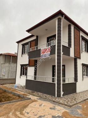 Niğde merkez sazlıca yeni mahallede satılık 2 katlı Müstakil ev 