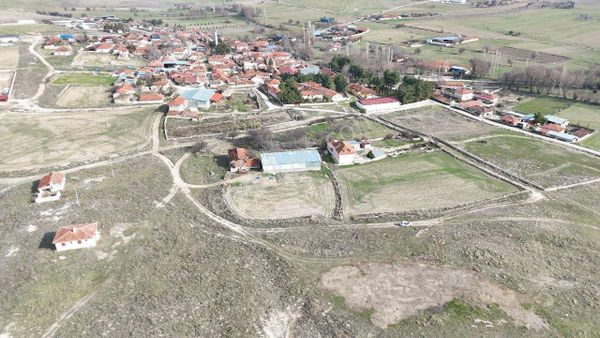 350 M2 imarlı köşe parsel