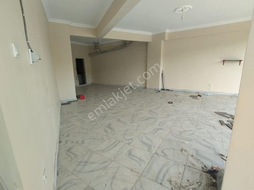 GRV EMLAK'TAN 75. YIL MAHALLESİNDE SATILIK 150 M2 YÜKSEK GİRİŞ DÜKKAN 