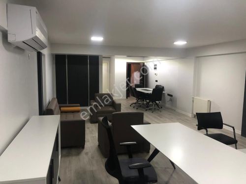  Gaziemir Cadde Üstünde İçi Yapılı Önü Açık 70m2 ve 80m2 Ofisler