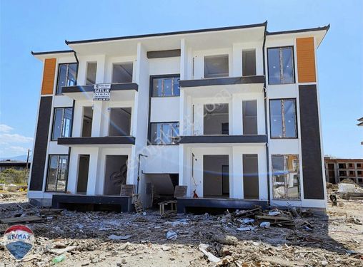 REMAX MAVİ ÖMER İNAN NEVİYE MAH. 2+1 3. KAT SATILIK 100m2 DAİRE