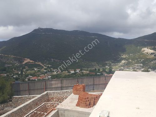 Kaş Kalkan'da kabası yapılmış inşaat hali 10 dönüm içerisinde satılık arazi