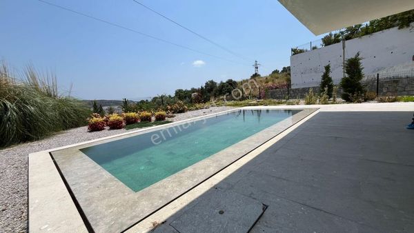  Ortakent Merkez'de 4+2 Müstakil Havuzlu Satılık Villa