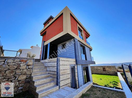Seferihisar Sığacık'ta Deniz Manzaralı Müstakil Kiralık Villa
