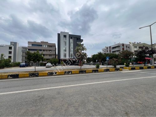 Aydın Kuşadası Güzelçamlı’da Millipark Caddedinde Kiralık Dükkan