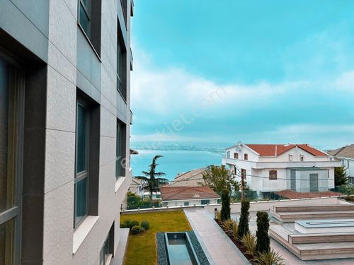  2+1 FLAT FOR RENT IN BÜYÜKCEKMECE WITH SEA VIEW