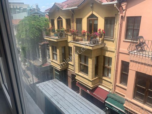  Kadıköy Antikacılar Sokağında Full Mobilyalı Kiralık 3+1