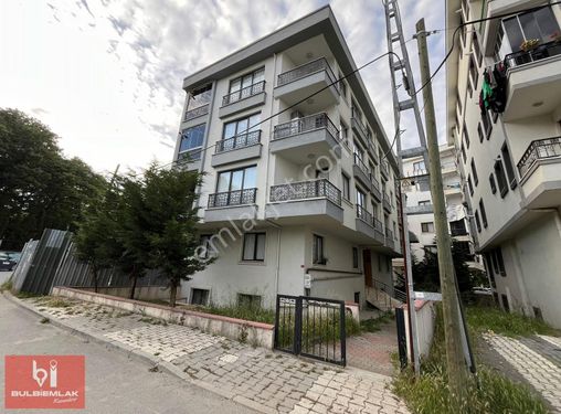 ÇEKMEKÖY ÇATALMEŞEDE GENİŞ MERKEZİ KONUMLU 2+1 DAİRE