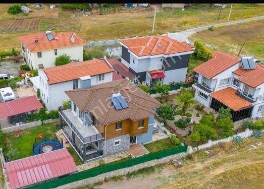 Marmaris Değirmenyanı'nda 400 m2 Arsa İçinde 4+1 Satılık Villa