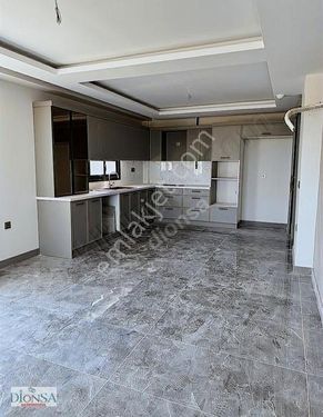 FUAR ALANI CİVARINDA RADYA TEMEL GÖL MANZARALI 5+1 SATILIK DAİRE