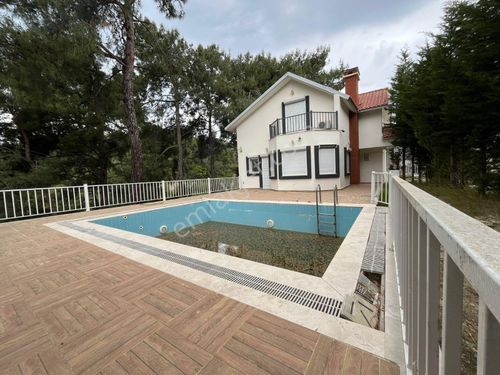 Kuşadası soğucak 4+2 özel havuzlu satılık villa 