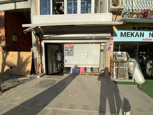 Bakırköy merkez İskele Caddesinde kiralık 28M2 dükkan