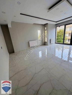 LÜLEBURGAZ İSTANBUL CADDESİNDE KİRALIK 2+1 DAİRE