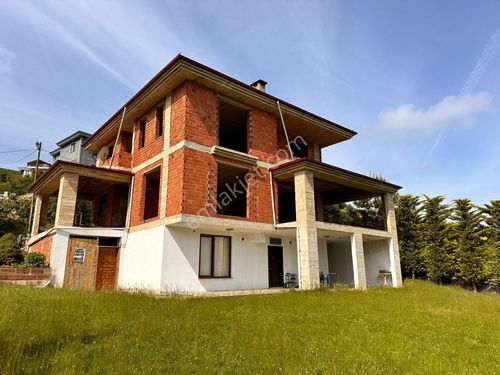  Trabzon Ortahisarda Sahilden 7Km Mesafede Satılık Villa