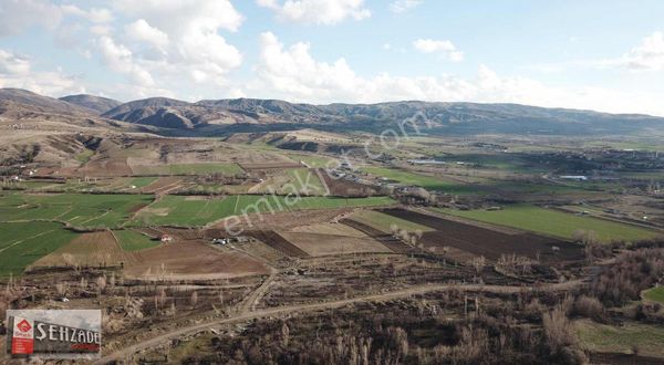 Tek tapu panoramik manzaralı çift yol cepheli parsel