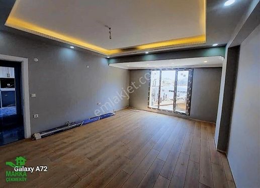 ÇEKMEKÖY ALEMDAĞ ARAKAT 2+1 85 M2 İSKANLI DAİRELER