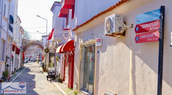 REMAX FLY - MİNE OTAÇ'TAN BOZCAADA'DA SATILIK MÜSTAKİL TAŞ EV