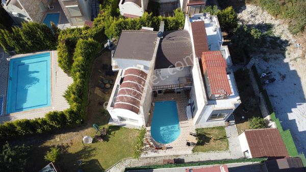 Kuşadası’nda Kaçırılmaz Fırsat Özel Bahçeli Özel Havuzlu Satılık Villa