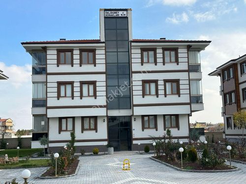  İKONYA GAYRİMENKUL'DEN SATILIK 3+1 VİLLA TADINDA SİTE İÇİ OTOPARKLI DAİRE