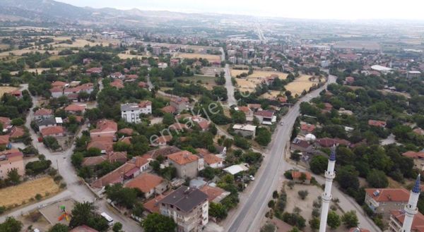  ROTA DAN 1100 M2 3 TARAFI YOL İÇİNDE MÜSTAKİL EVİ OLAN 3KAT İMAR