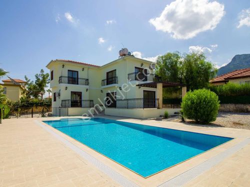  Satılık ozel havuzlu müstakil 3+1 villa, Çatalköy, Bellapais