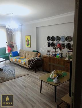 ETİKET EMLAKTAN SARIKIZ DA 3+1 HAVUZLU SATILIK DAİRE