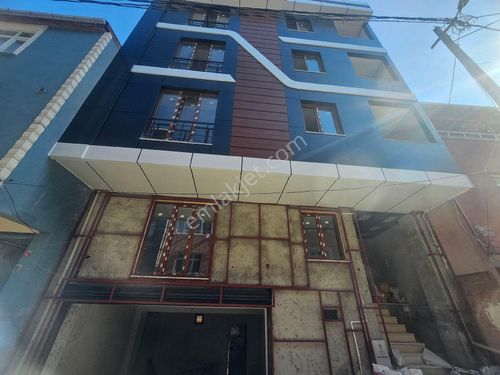 Revan emlaktan satılık 3+1 kat 1 yeni bina Halkalı merkez zeynebiye Mahallesi'nde. krediye uygun