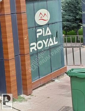 Pia Royal sitesinde acil satılık 5+1 daire