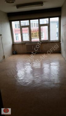 KADIKÖY ALTI YOLDA 20 M2 OFİS