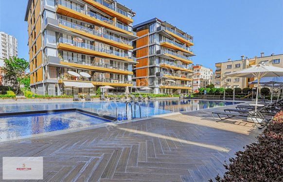 Antalya Fenix Sitesinde Havuzlu ve Güvenlikli Modern 2+1