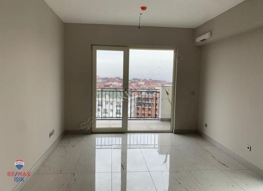 SANCAKTEPE SİNPAŞ METROLIFE SİTESİNDE 1+1 SATILIK DAİRE