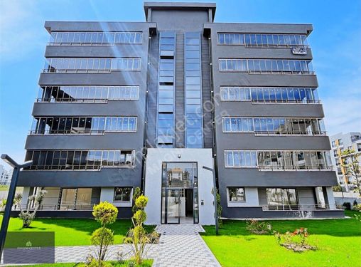 MAGNADAN KAYAPADA 4,5+1 ARAKAT SİTE İÇERİSİNDE197m2 SATILIKDAİRE