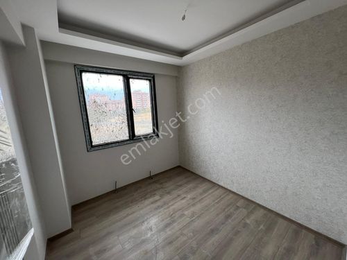  ÜÇKUYU SEMT PAZARI YANI SIFIR SATILIK 3.5+1 LÜX DAİRE