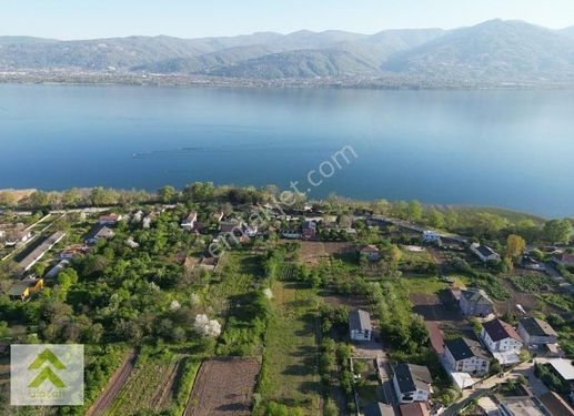 ALAÇATI'dan SAPANCA GÖLÜ KENARINDA SATILIK ARSA