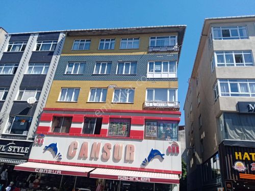  Ümraniye Atatürk mahallesi Sütçü İmam Caddesi Burger King'in  karşısı 3+1 full geniş kiralık daire
